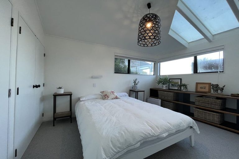 Photo of property in 16 Moana Road, Plimmerton, Porirua, 5026