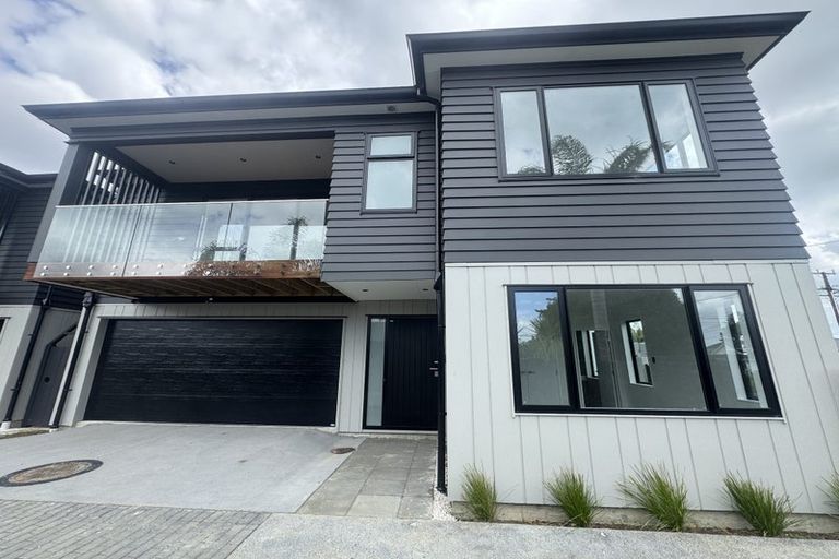 Photo of property in 13a Rock Isle Road, Torbay, Auckland, 0630