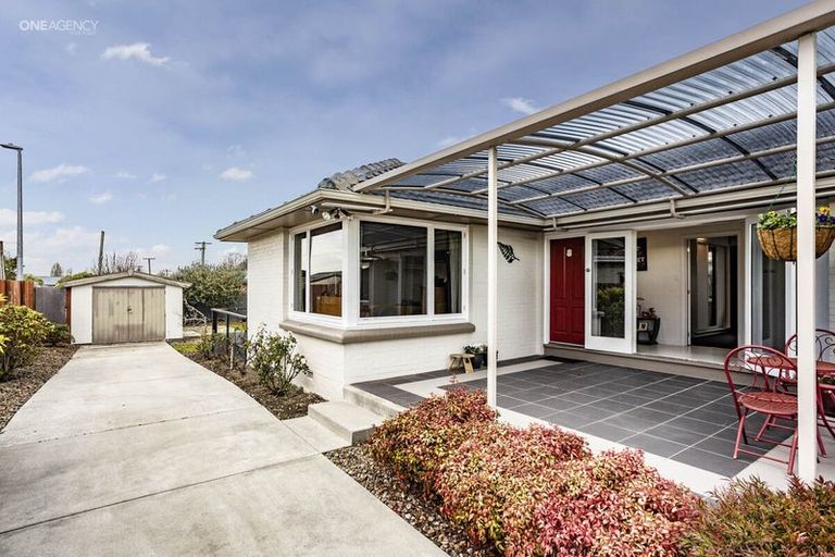 Photo of property in 262 Main North Road, Redwood, Christchurch, 8051