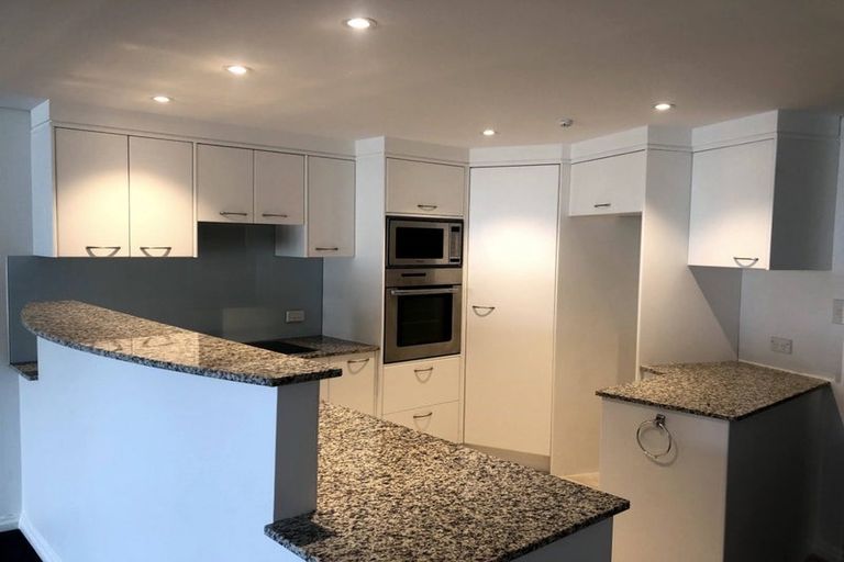 Photo of property in 2/8b Rugby Road, Birkenhead, Auckland, 0626