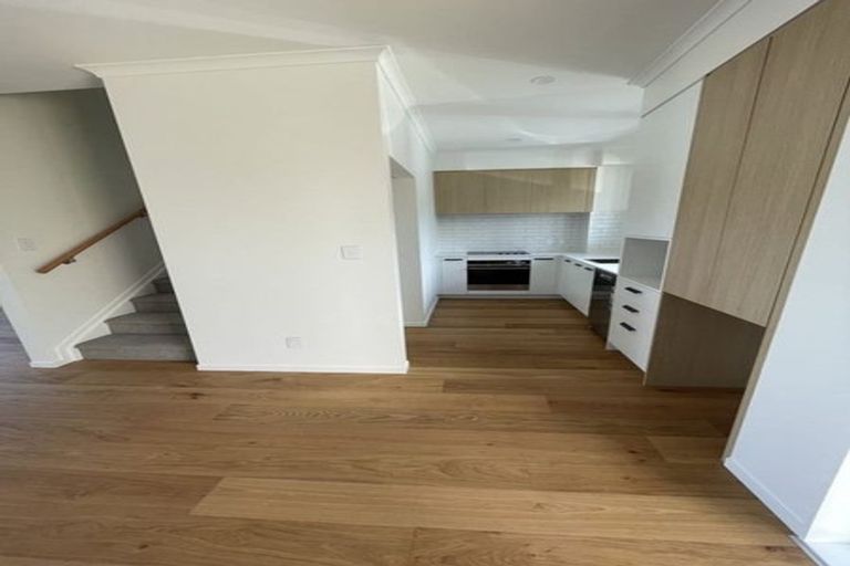 Photo of property in 18 Waipuhinui Way, Wiri, Auckland, 2104