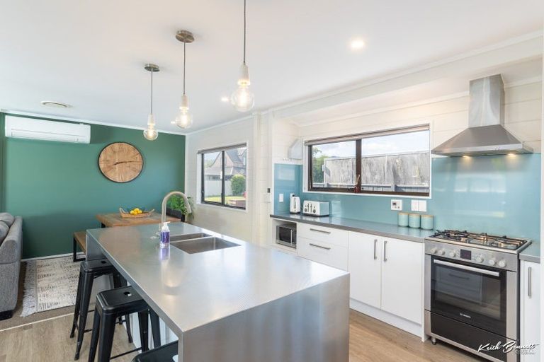 Photo of property in 19 Turon Crescent, Totara Park, Upper Hutt, 5018