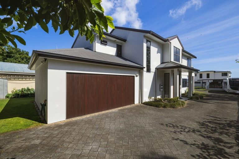 Photo of property in 13b Beach Road, Otumoetai, Tauranga, 3110