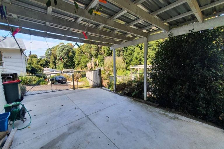 Photo of property in 22 Banks Street, Marfell, New Plymouth, 4310