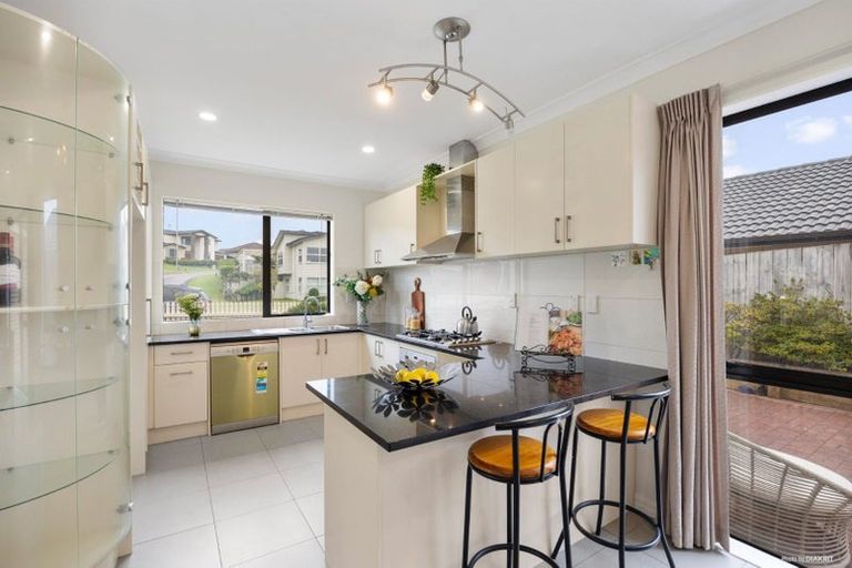 Photo of property in 1 Askerne Drive, Flat Bush, Auckland, 2016