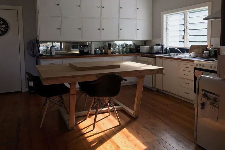 Photo of property in 2 Turenne Street, Inner Kaiti, Gisborne, 4010