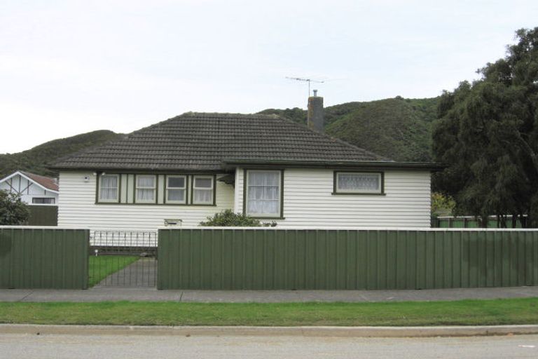 Photo of property in 9 Westbury Street, Naenae, Lower Hutt, 5011