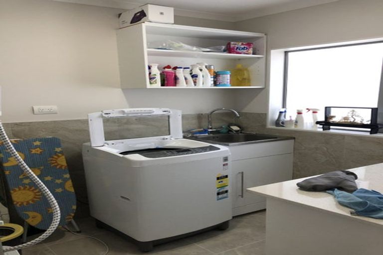 Photo of property in 194 Bleakhouse Road, Mellons Bay, Auckland, 2014