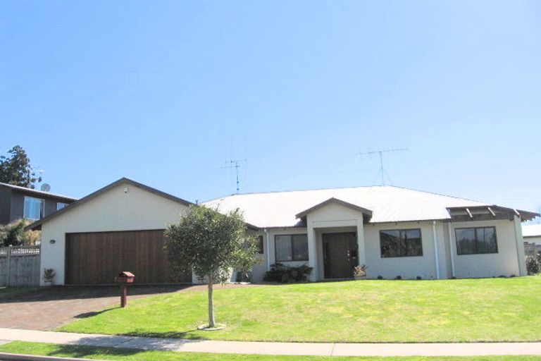 Photo of property in 2 Sabana Place, Bethlehem, Tauranga, 3110