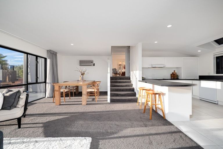 Photo of property in 25 Lookaway Place, Huntsbury, Christchurch, 8022