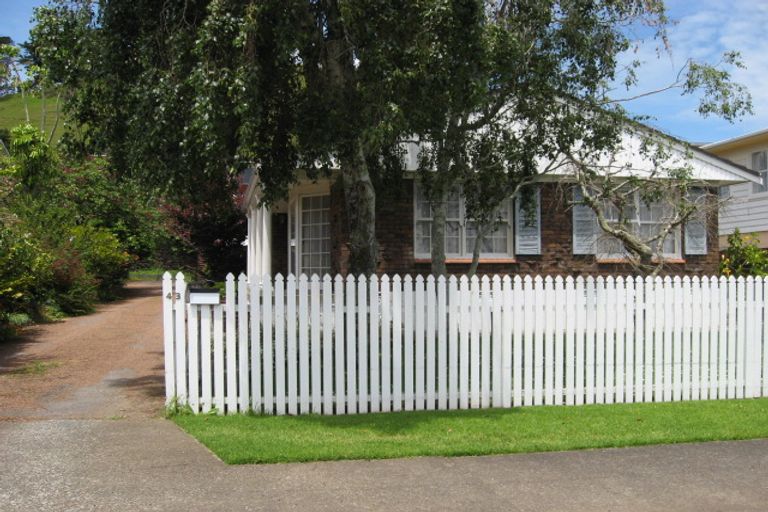 Photo of property in 43 Taylor Road, Mangere Bridge, Auckland, 2022