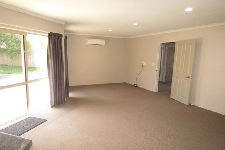 Photo of property in 127 Kirton Drive, Riverstone Terraces, Upper Hutt, 5018