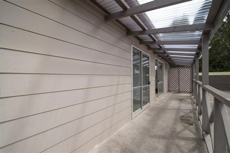 Photo of property in 13 Harrow Place, Manurewa, Auckland, 2102