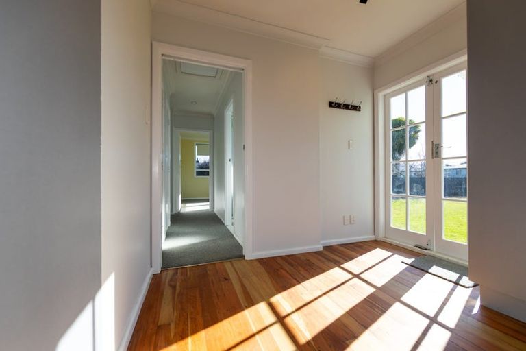 Photo of property in 1 Elliott Crescent, Havelock North, 4130