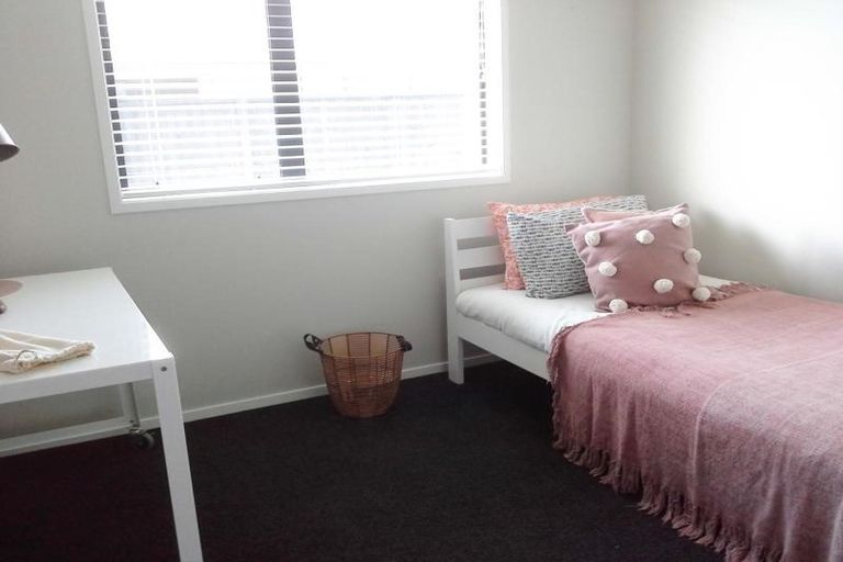 Photo of property in 50 Magnolia Drive, Westown, New Plymouth, 4310