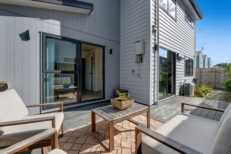 Photo of property in 4 William Bayes Place, Red Beach, 0932