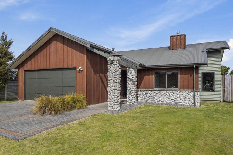 Photo of property in 8 The Circle, Nukuhau, Taupo, 3330