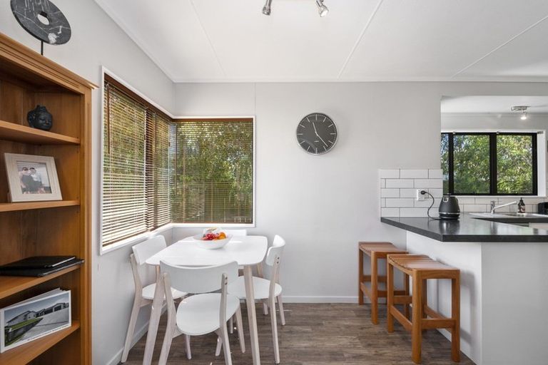 Photo of property in 16 Ward Place, Richmond Heights, Taupo, 3330