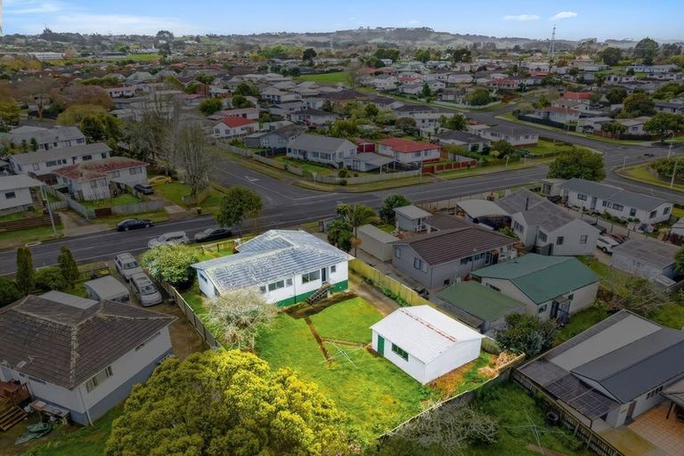 Photo of property in 93 Hyperion Drive, Randwick Park, Auckland, 2105