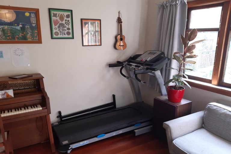 Photo of property in 108 Russell Terrace, Berhampore, Wellington, 6023