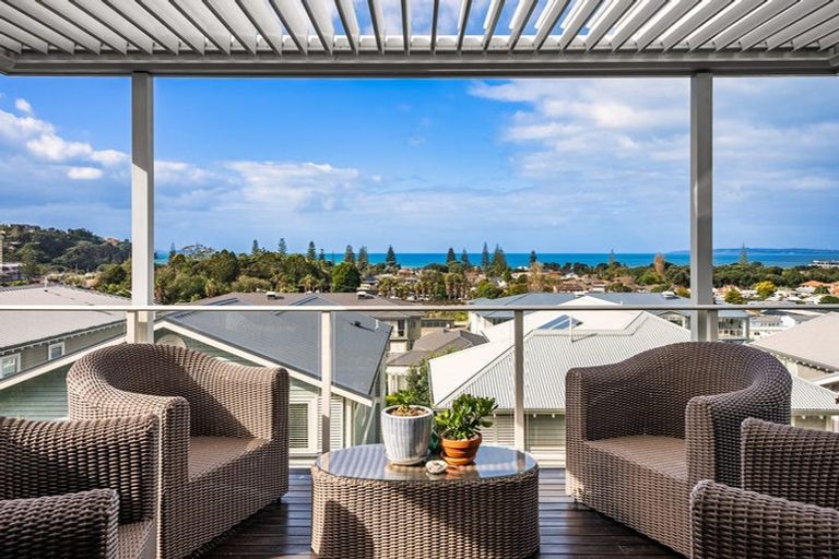 Photo of property in 18 Panorama Heights, Orewa, 0931