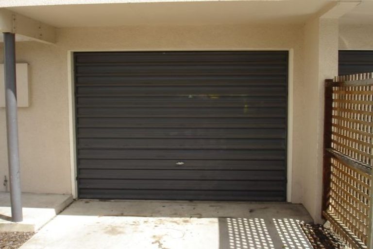 Photo of property in 2/27 Burdale Street, Riccarton, Christchurch, 8011