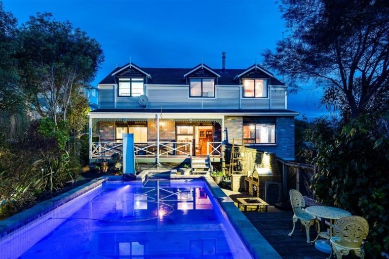 Photo of property in 12 Gladstone Road, Bluff Hill, Napier, 4110