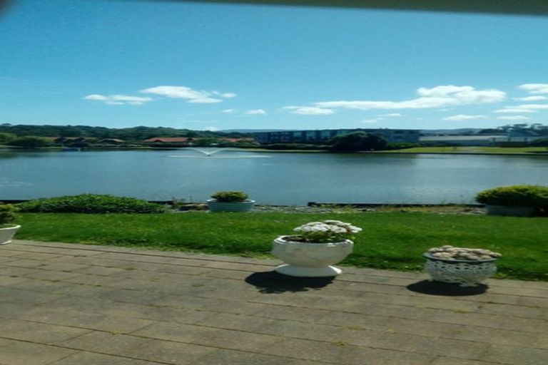 Photo of property in 6 Lakeside Villas, Whitby, Porirua, 5024