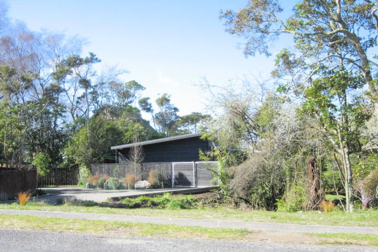 Photo of property in 74 Kaiuru Avenue, Pukawa Bay, Turangi, 3381