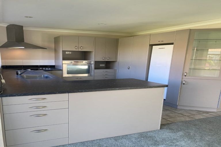Photo of property in 18 Gilligan Close, College Estate, Whanganui, 4500