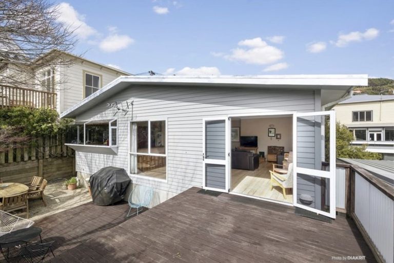 Photo of property in 96 Wadestown Road, Wadestown, Wellington, 6012