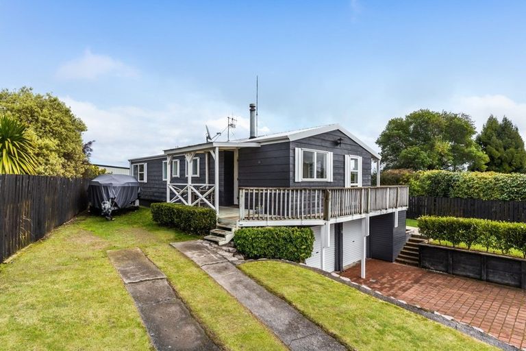 Photo of property in 2 Hampstead Place, Richmond Heights, Taupo, 3330