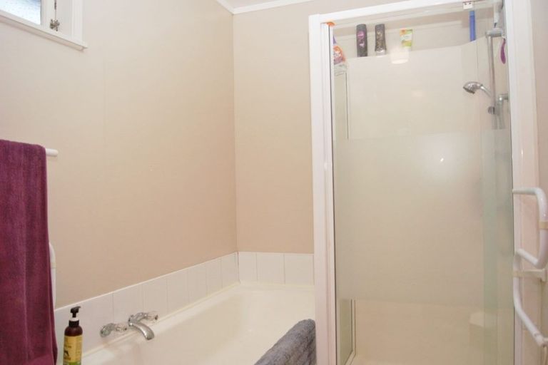 Photo of property in 53 Waitaki Street, Henderson, Auckland, 0612