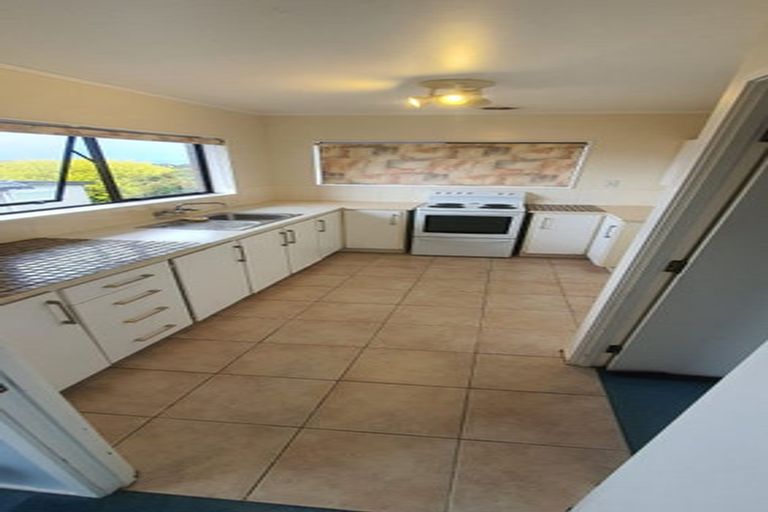 Photo of property in 2/7 Roseberry Avenue, Birkenhead, Auckland, 0626