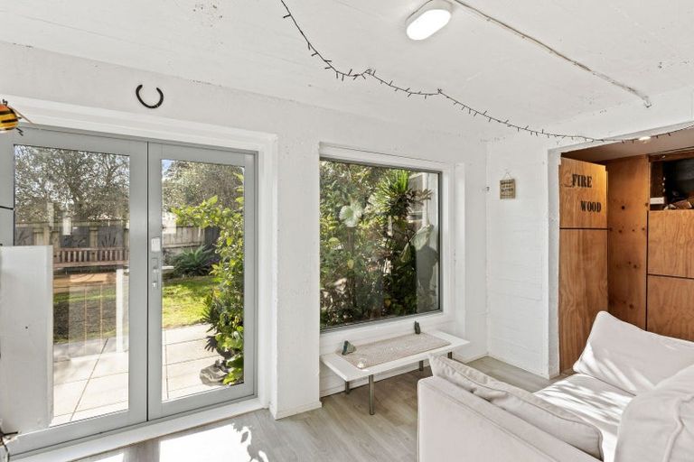 Photo of property in 1 Bonithon Avenue, Moturoa, New Plymouth, 4310