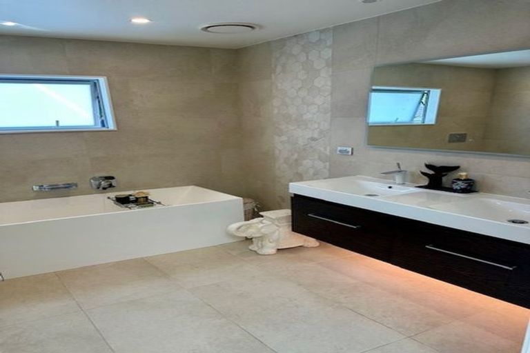 Photo of property in 1 Manaia Place, Mairangi Bay, Auckland, 0630