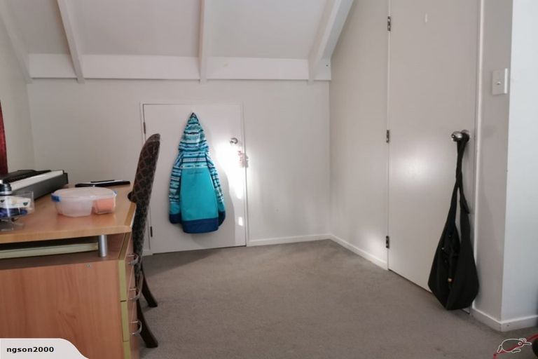 Photo of property in 16 Chartwell Drive, Crofton Downs, Wellington, 6035