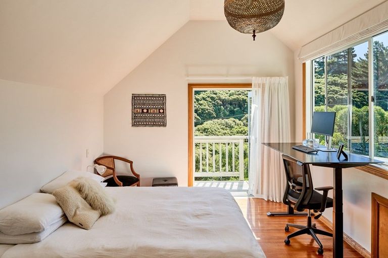 Photo of property in 105 Cluny Road, Plimmerton, Porirua, 5026