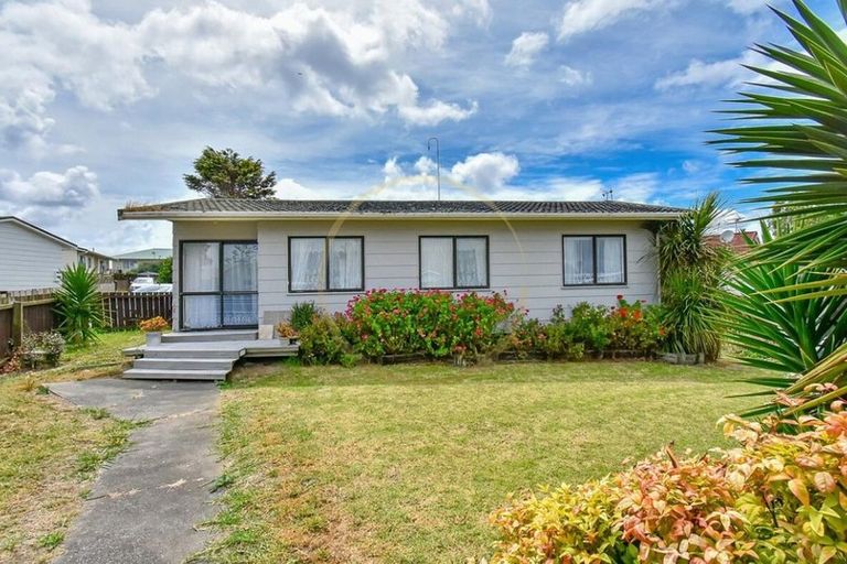 Photo of property in 2/114 Finlayson Avenue, Clendon Park, Auckland, 2103