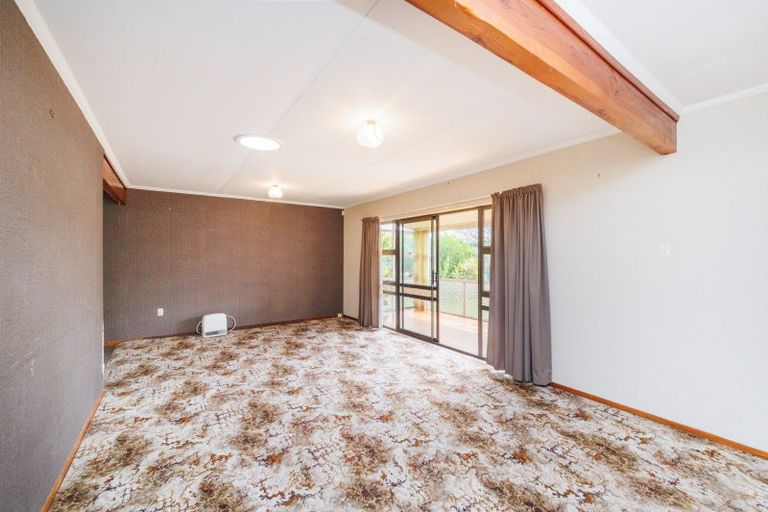 Photo of property in 53 Ruamahanga Crescent, Terrace End, Palmerston North, 4410