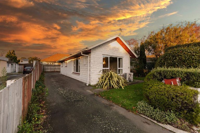 Photo of property in 1/170 Waimairi Road, Ilam, Christchurch, 8041