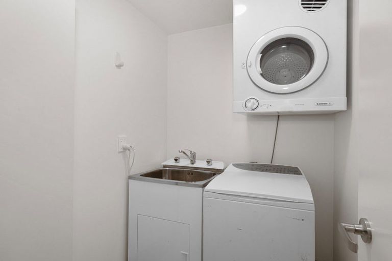 Photo of property in 2/28 The Mall, Mount Maunganui, 3116