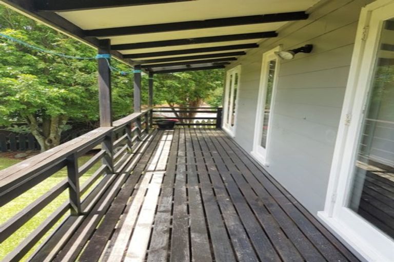 Photo of property in 13 Abbeygate Street, Birkdale, Auckland, 0626