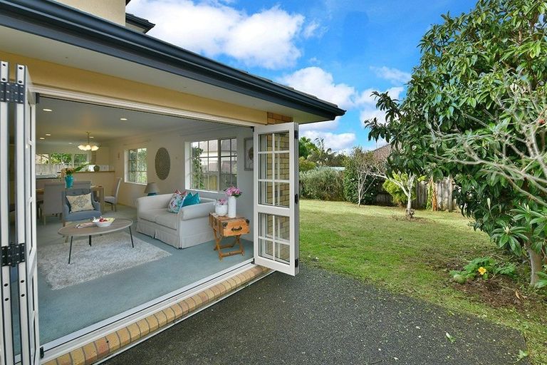 Photo of property in 56 Spencer Road, Pinehill, Auckland, 0632