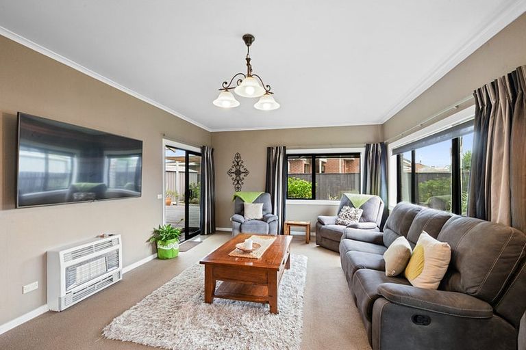 Photo of property in 39 Tiverton Crescent, Whalers Gate, New Plymouth, 4310
