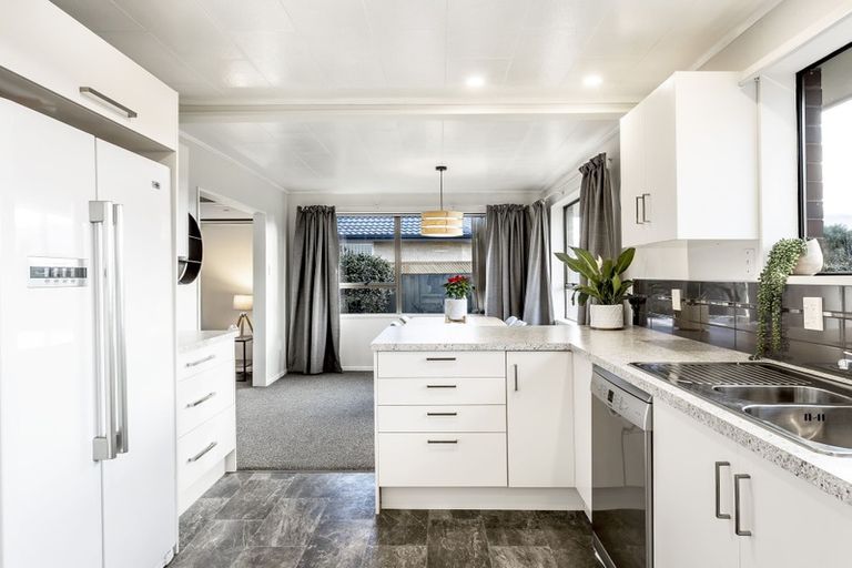 Photo of property in 2 Kent Place, Mosgiel, 9024