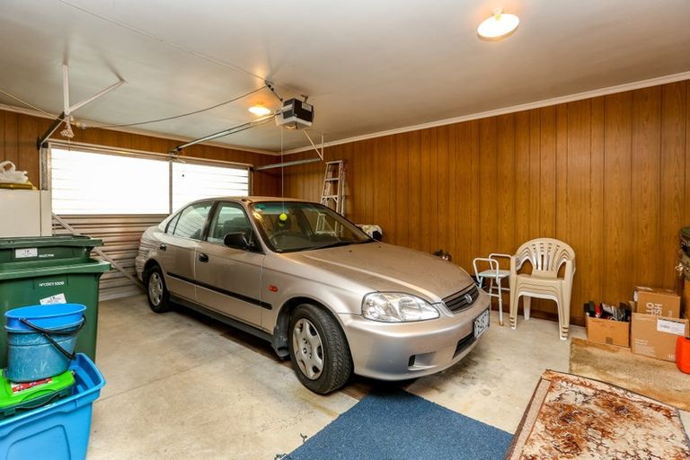 Photo of property in 18 Dunn Street, Egmont Village, 4372