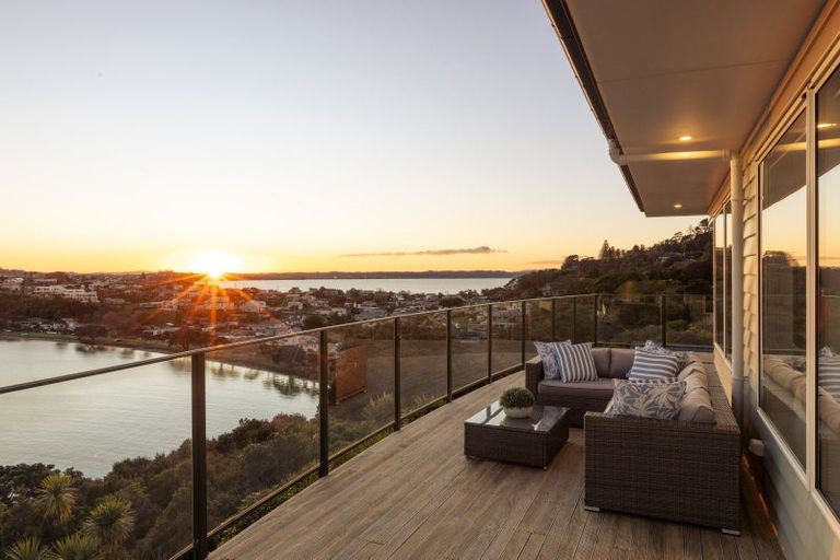 Photo of property in 52 Beauvoir Avenue, Matakatia, Whangaparaoa, 0930