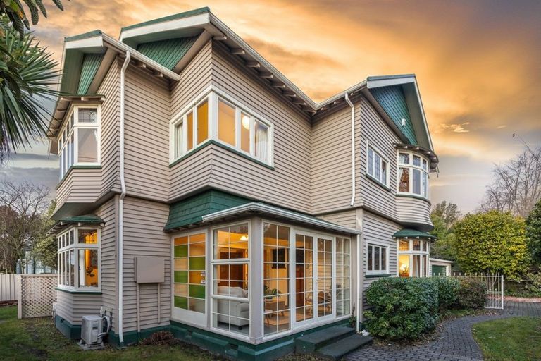 Photo of property in 296 Papanui Road, Strowan, Christchurch, 8052