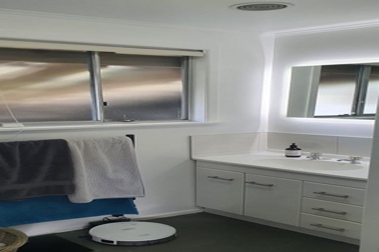 Photo of property in 13a Brandon Road, Manly, Whangaparaoa, 0930